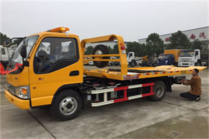 东至哪里有拖车服务