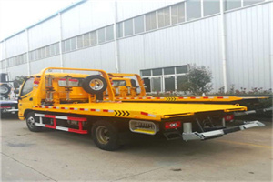 东至附近拖车救援搭电