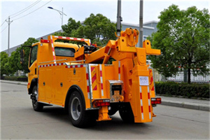 东至高速路拖车费