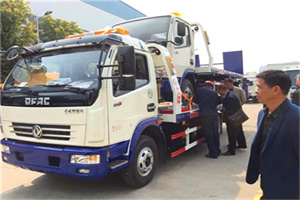 东至汽车道路救援拖车价格